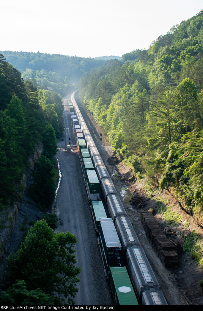 Intermodal Passes Grain at Keno Road 